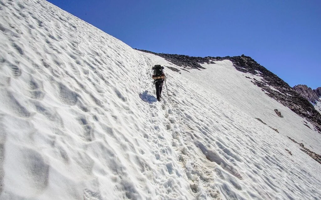 When is it too early to hike the JMT- Looking at JMT Snow for 2022