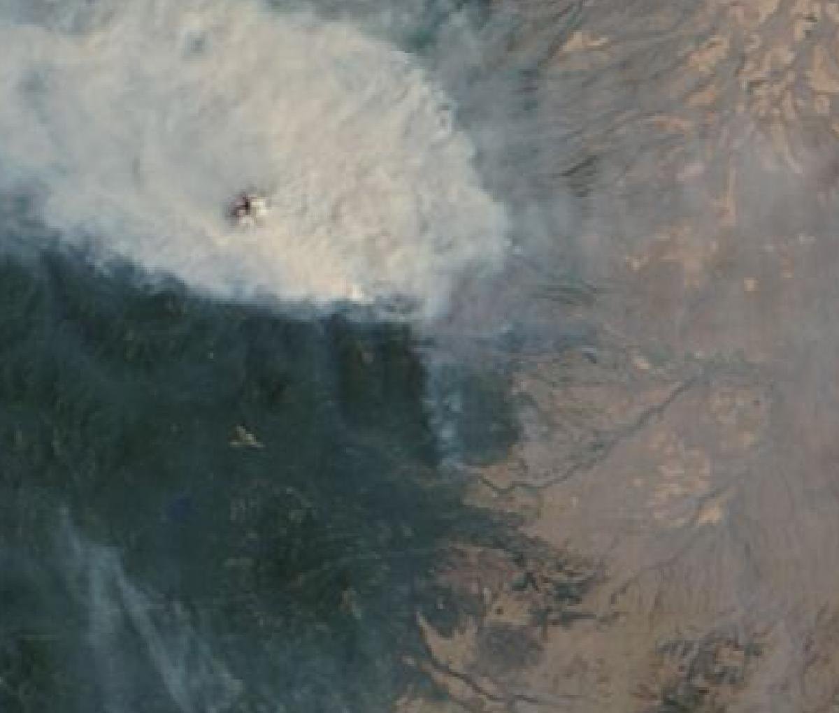 Satellite view of smoke covering the area east of Mount Hood on August 4, 2026